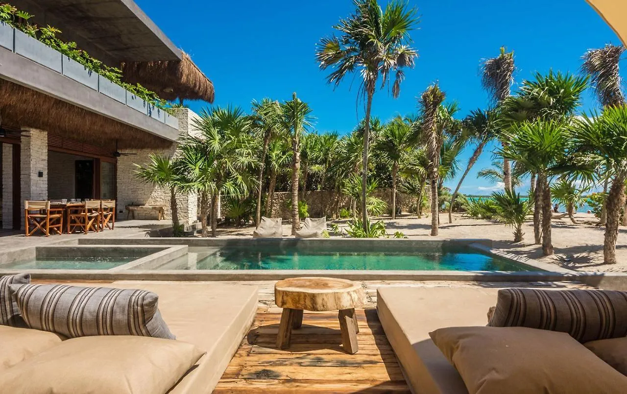 Beachfront Villa in Tankah Bay Ferienhaus